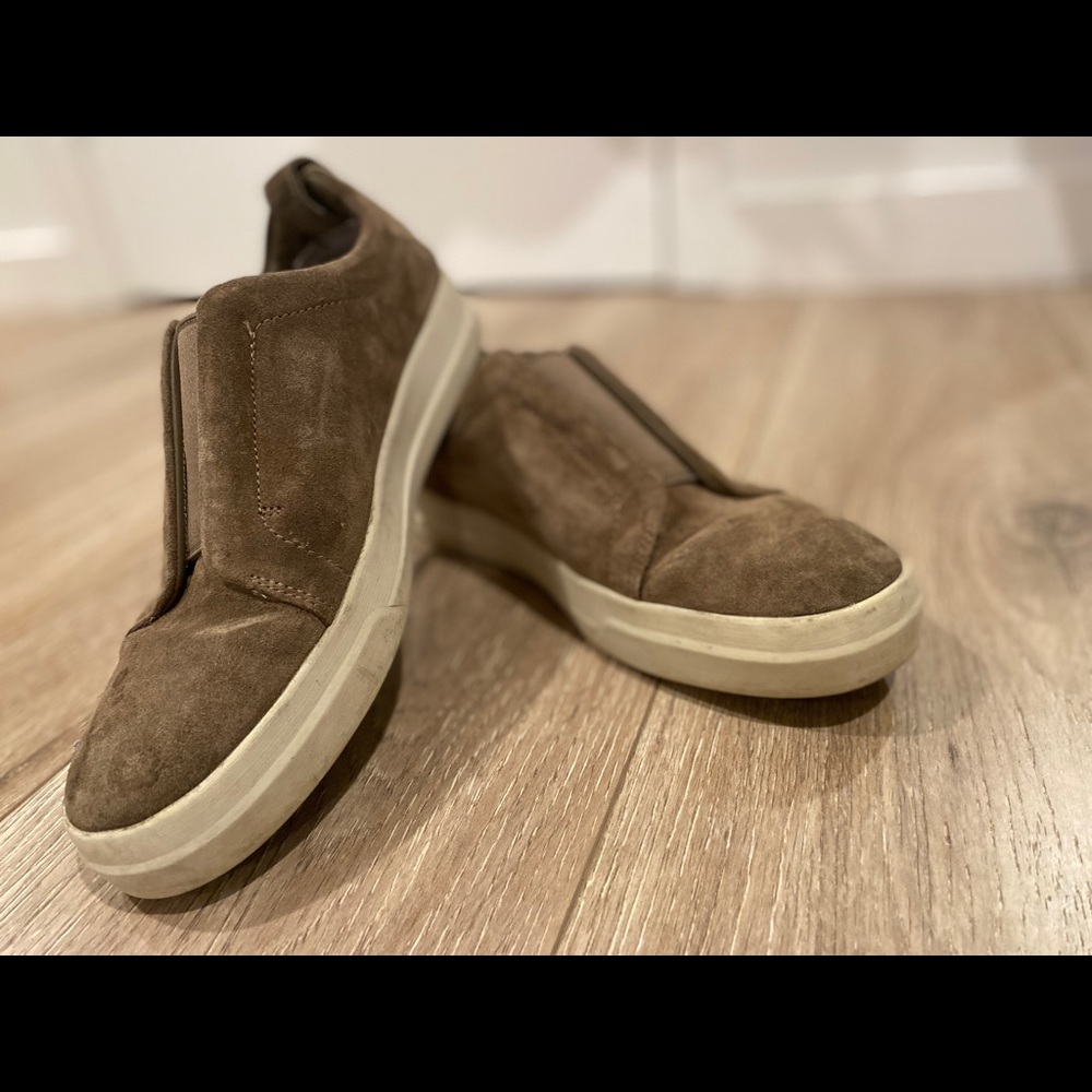 VINCE Men’s Suede Sneaker